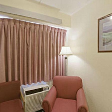 שרלוט Royal Inn מראה חיצוני תמונה
