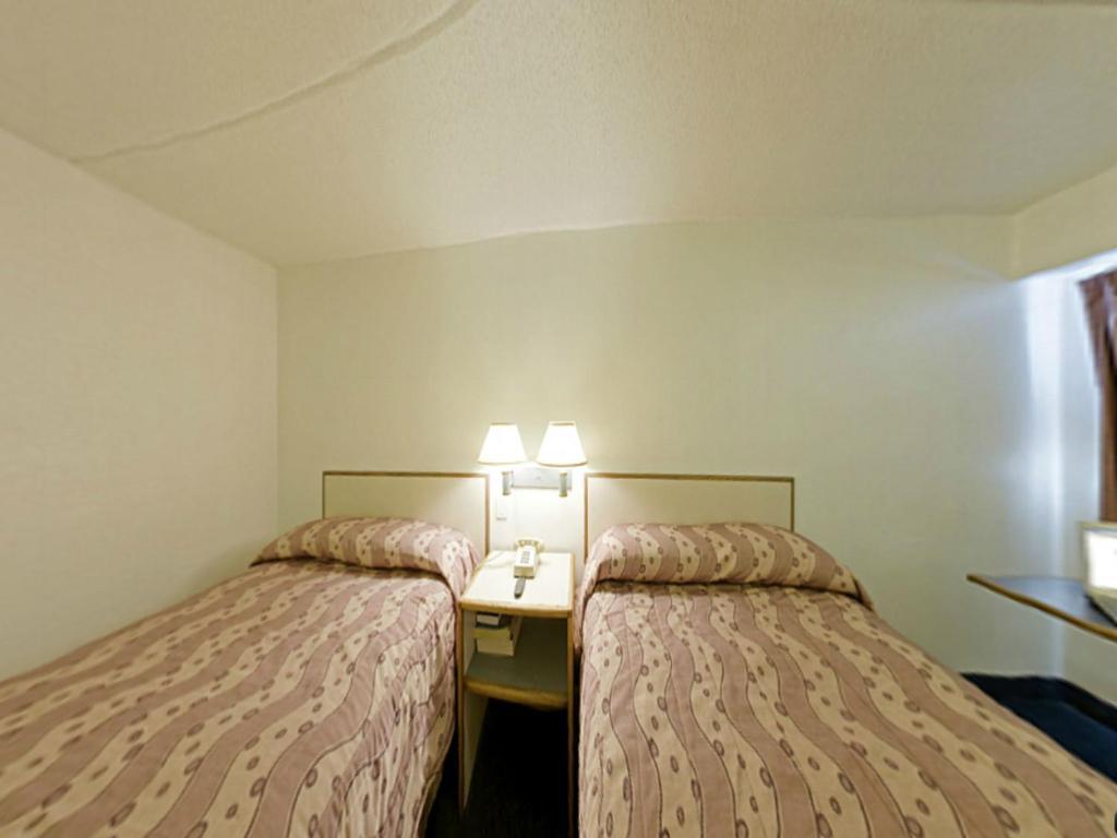 שרלוט Royal Inn מראה חיצוני תמונה